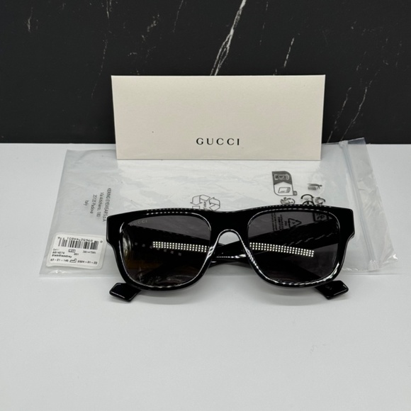 NEW GUCCI GG1427S 001 UNISEX SUNGLASSES GUCCI GG 1427S 001 BLACK GREY EYEWEAR - Picture 15 of 16